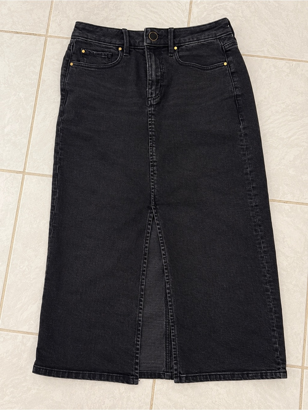 Ann Taylor Weekend Black Denim Midi Skirt Front Slit Size 0P 26 in Waist Petite